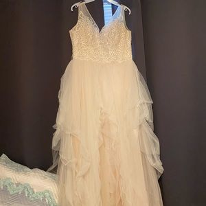 Wedding dress size 12, fits like a 10. Paid $599.99!